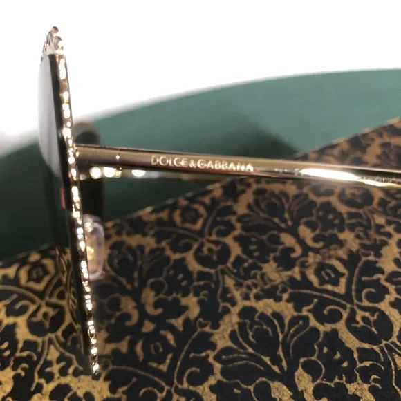 ✨ Dolce & Gabbana Sunglasses - Picture 3 of 5